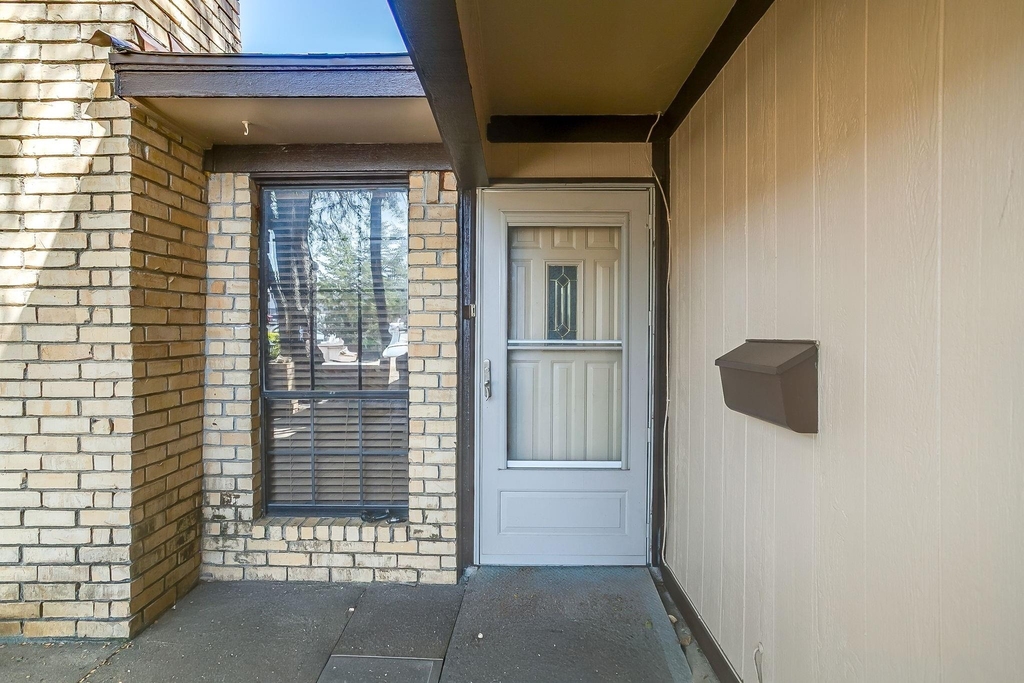 3031 Las Vegas Trail - Photo 2