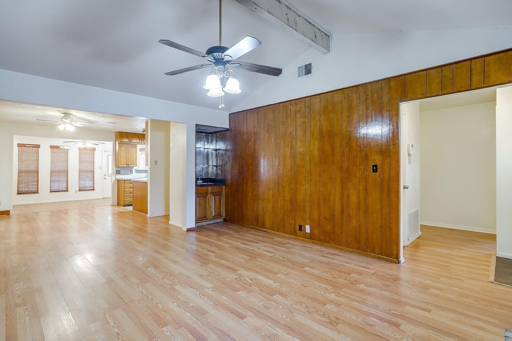 3031 Las Vegas Trail - Photo 7