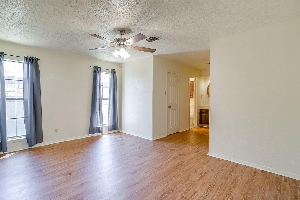 3031 Las Vegas Trail - Photo 14