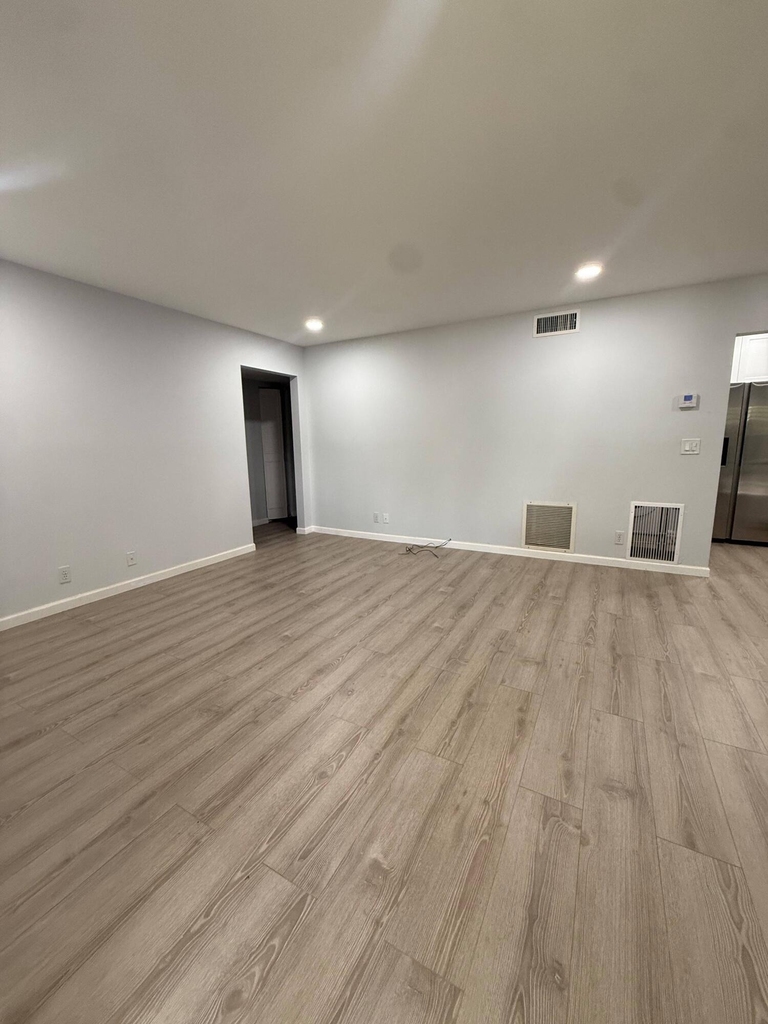 403 Pine Glen Lane - Photo 4