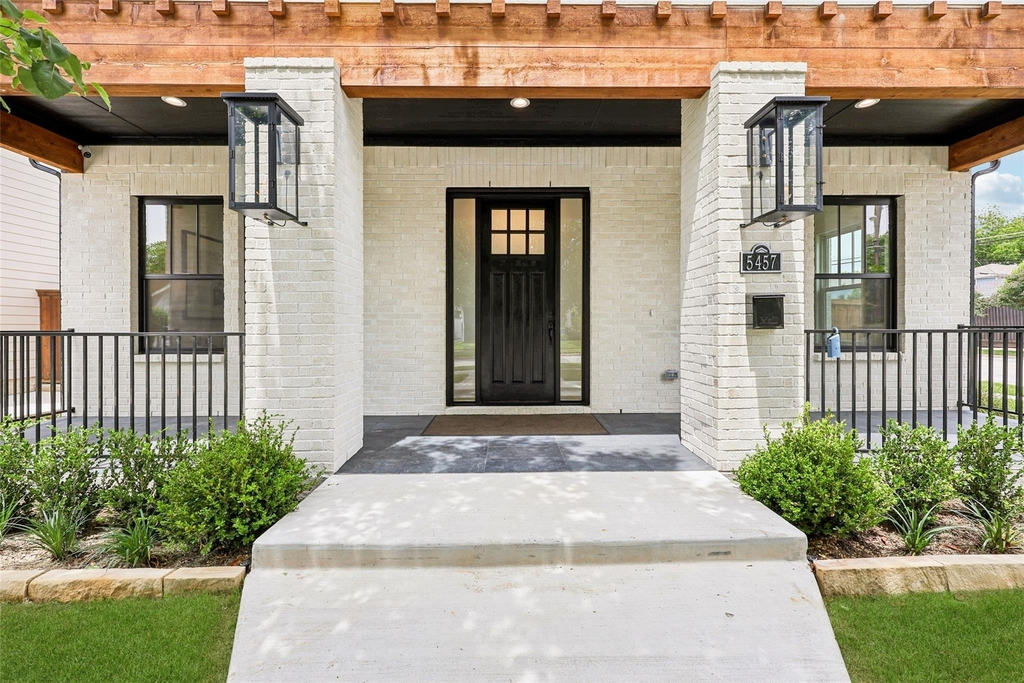 5457 Bonita Avenue - Photo 1