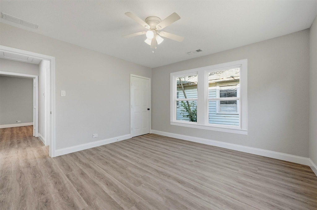 716 W Heron Street - Photo 11
