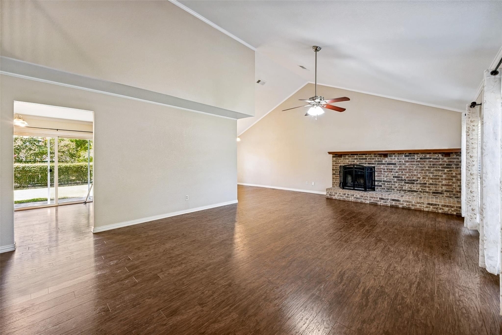 400 Harrington Lane - Photo 2