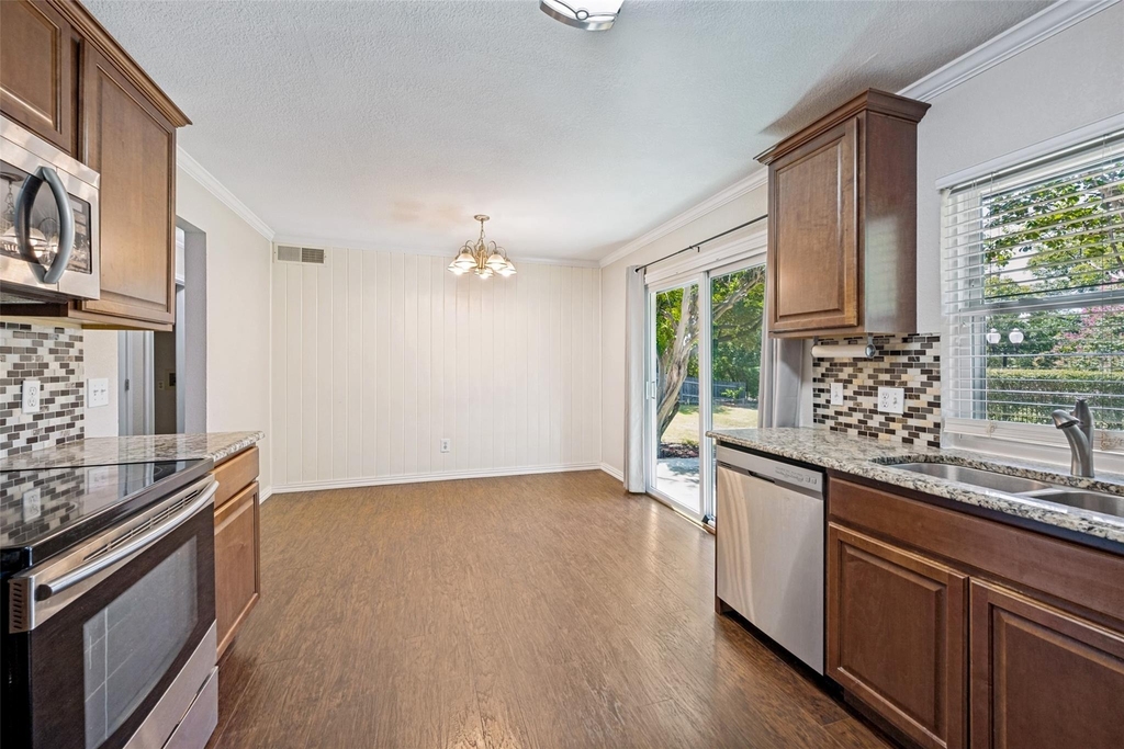 400 Harrington Lane - Photo 4