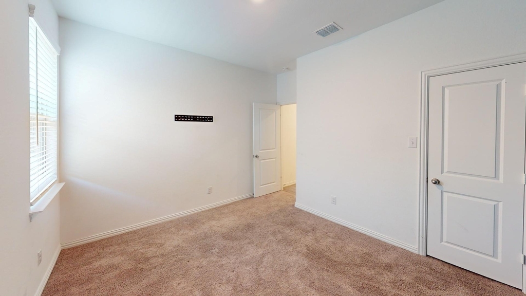 812 Carmen Street - Photo 11