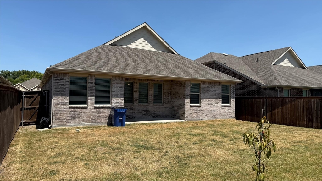 812 Carmen Street - Photo 17