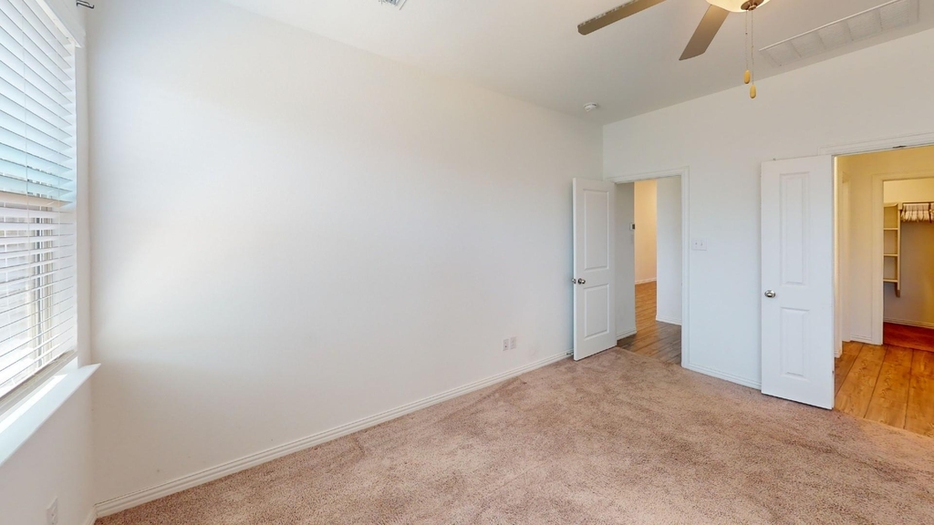 812 Carmen Street - Photo 7