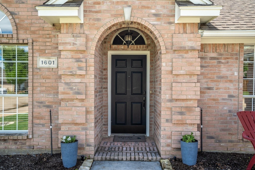 1601 Crabapple Lane - Photo 1