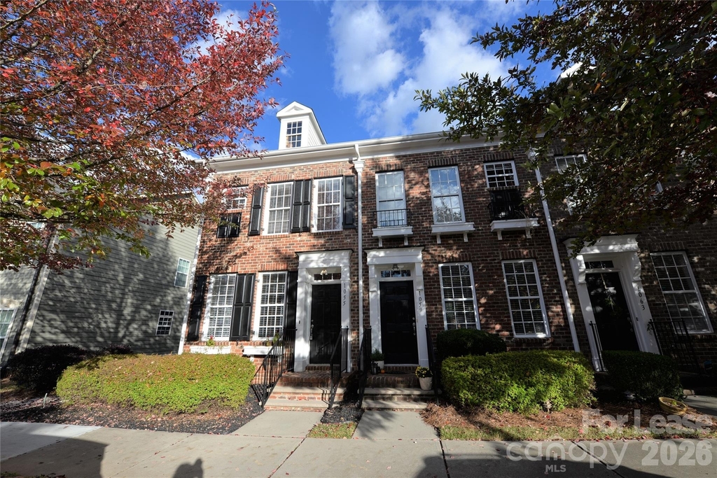 1055 Writers Way - Photo 0