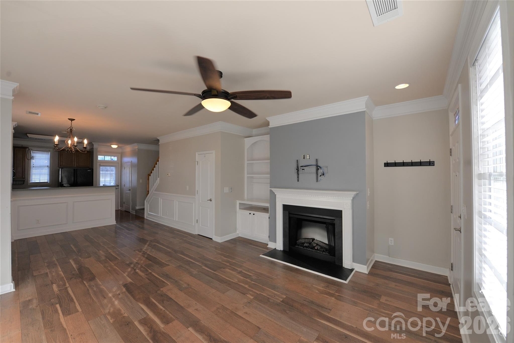 1055 Writers Way - Photo 4