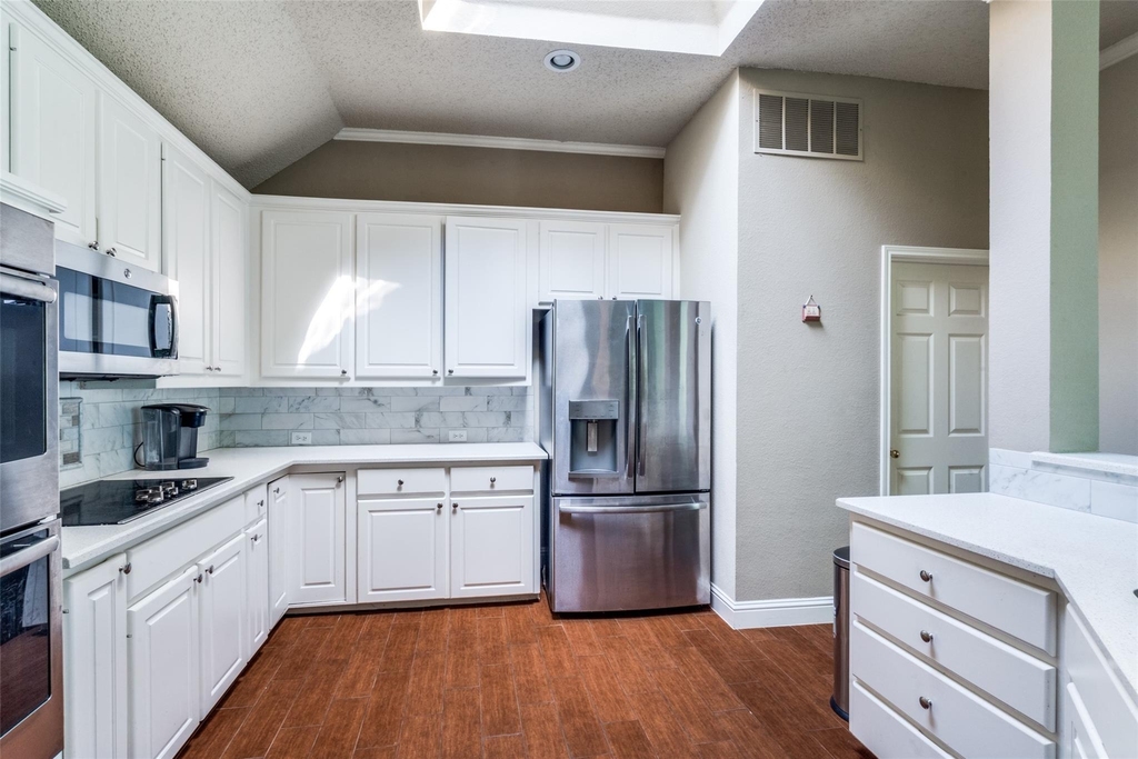 6816 Thorncliff Trail - Photo 5