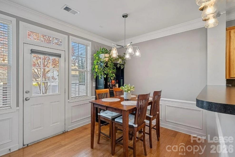 220 Welton Way - Photo 5