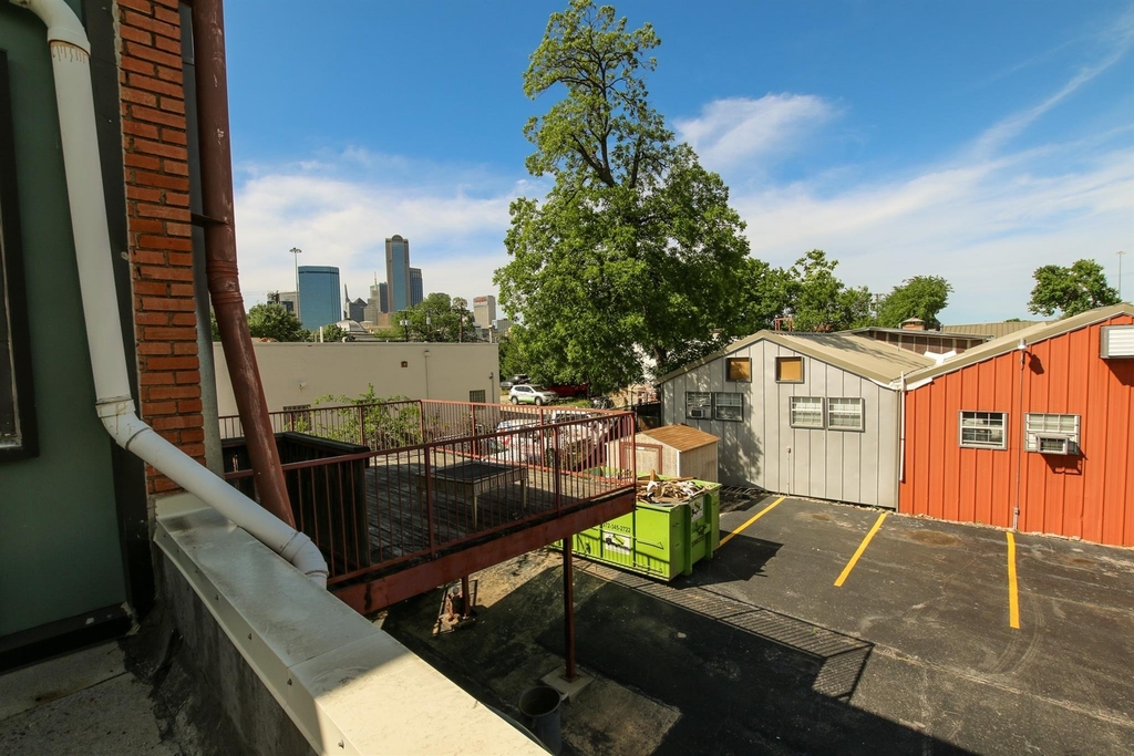 1108 S Akard Street - Photo 22