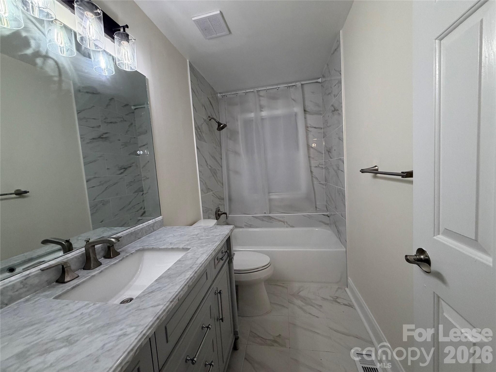 225 S Chase Street - Photo 0
