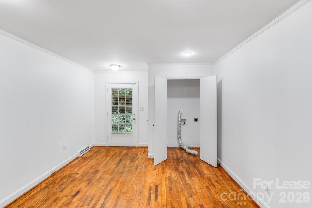 405 W Harvie Avenue - Photo 12
