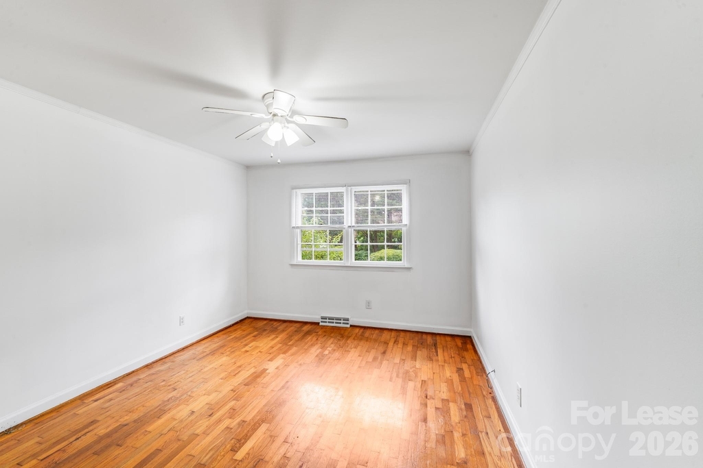 405 W Harvie Avenue - Photo 4