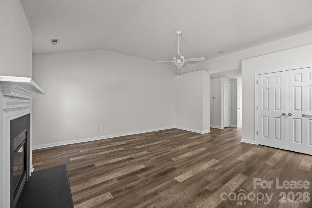 11228 Dickie Ross Road - Photo 11