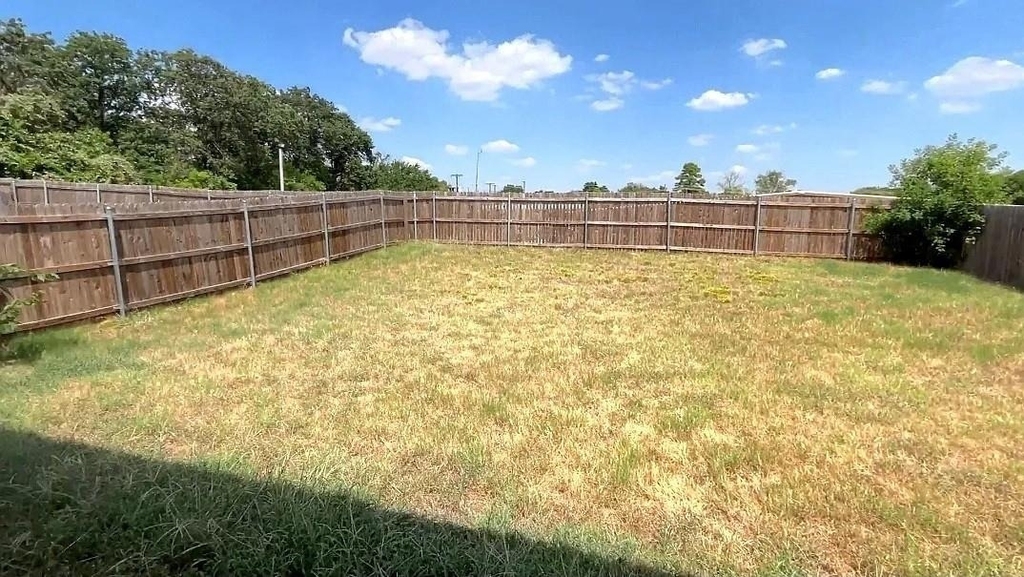 7417 Alverstone Drive - Photo 5