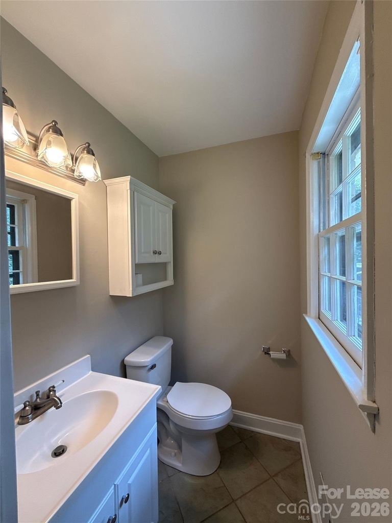 1427 Churchill Drive - Photo 7