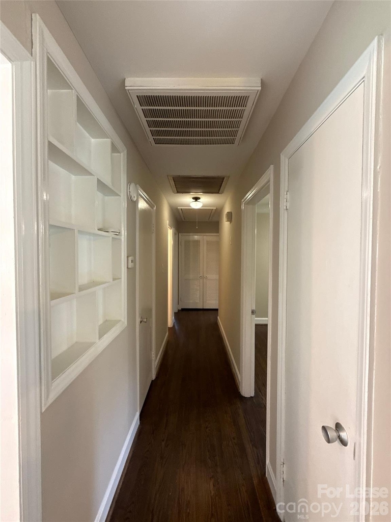 1427 Churchill Drive - Photo 5