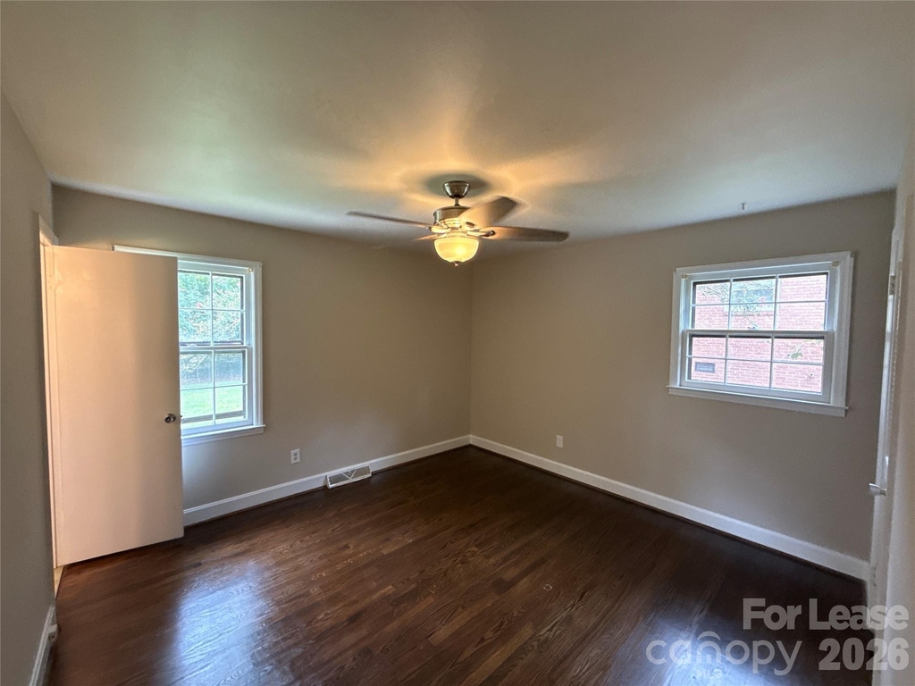 1427 Churchill Drive - Photo 6