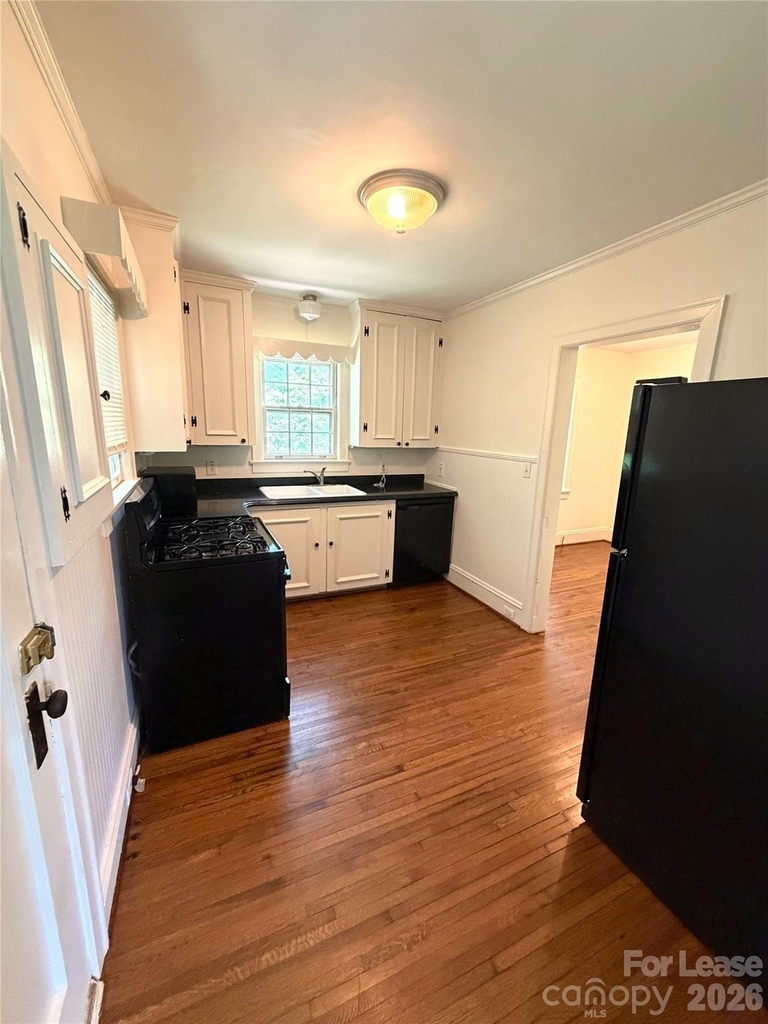 1901 Armstrong Park Drive - Photo 5