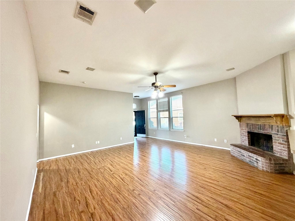 218 Canyon Lake Drive - Photo 3