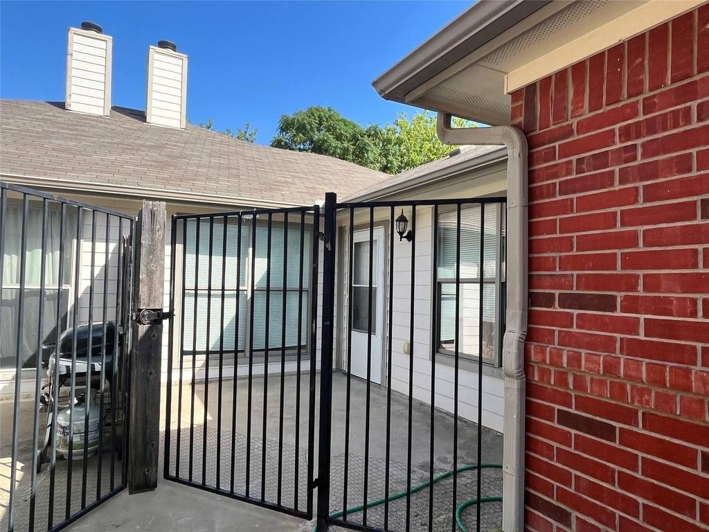 1129 Weston Drive - Photo 0