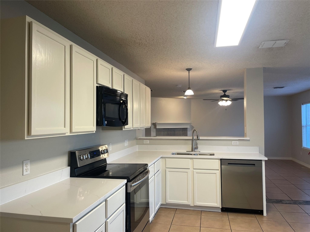 527 Tumbleweed Drive - Photo 12