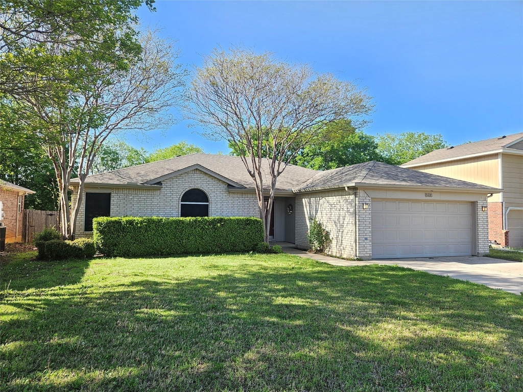 1608 Merritt Drive - Photo 2
