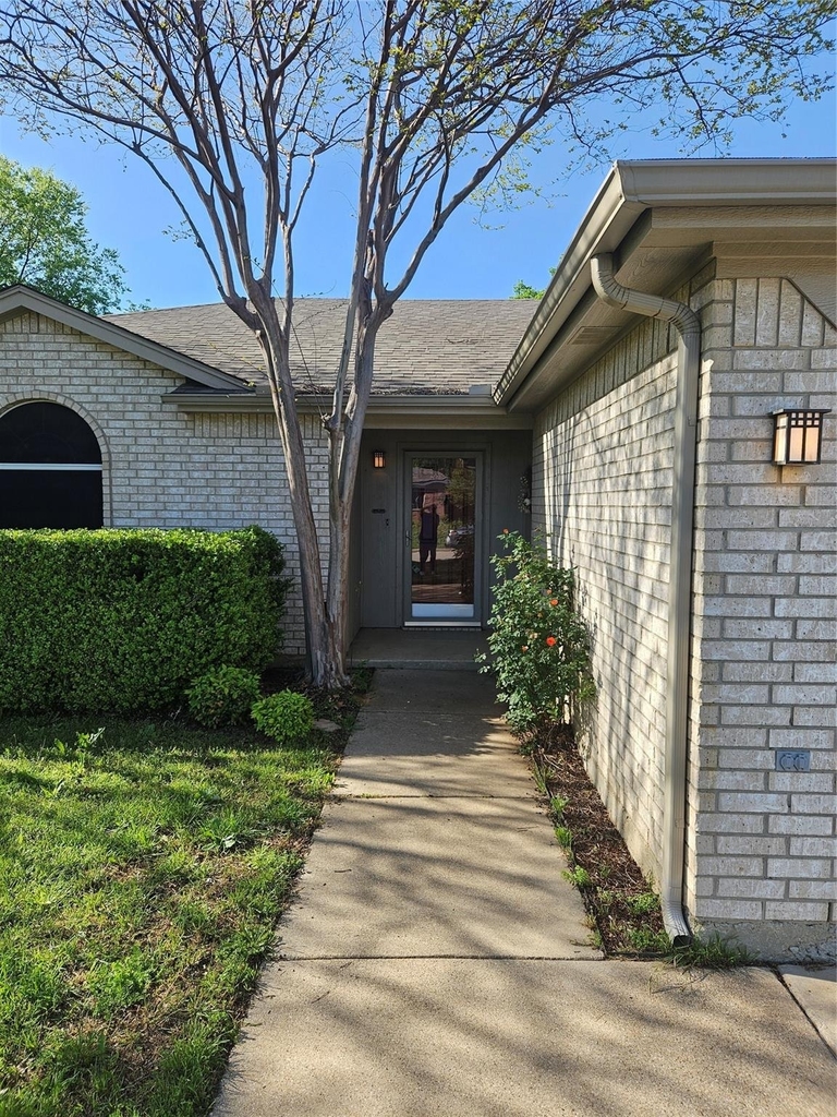 1608 Merritt Drive - Photo 3