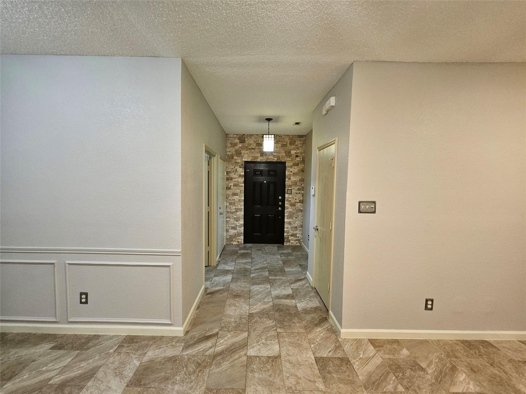 1608 Merritt Drive - Photo 4