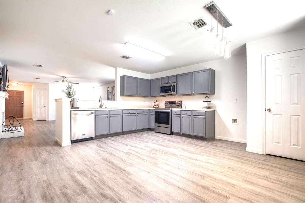 12685 Drexel Street - Photo 3