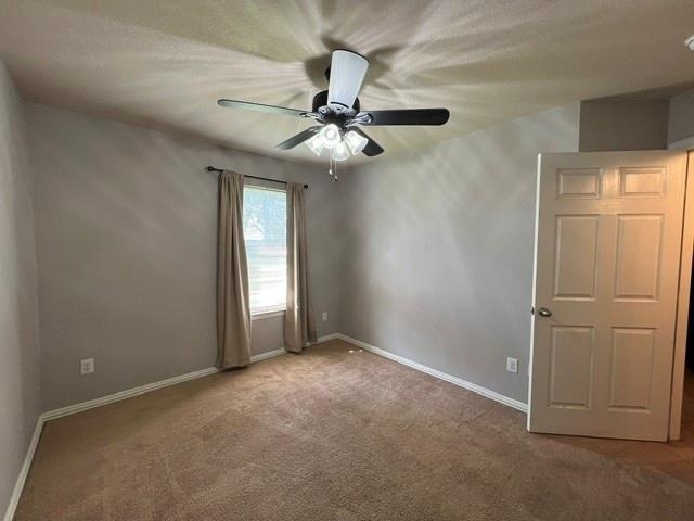560 W Elm - Photo 5