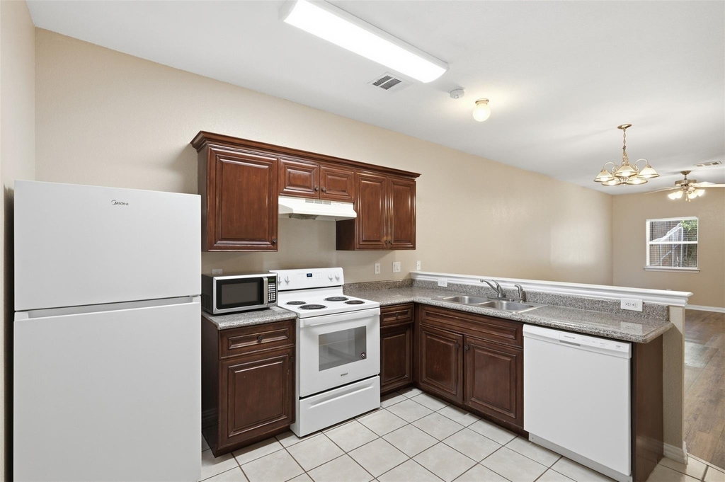 3116 S Cherry Lane - Photo 3
