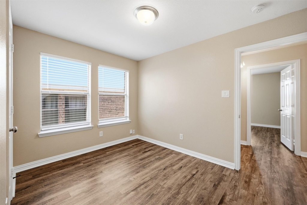 3116 S Cherry Lane - Photo 18
