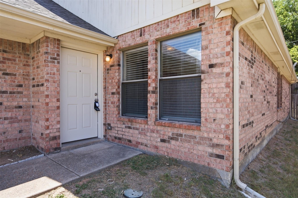 3116 S Cherry Lane - Photo 1