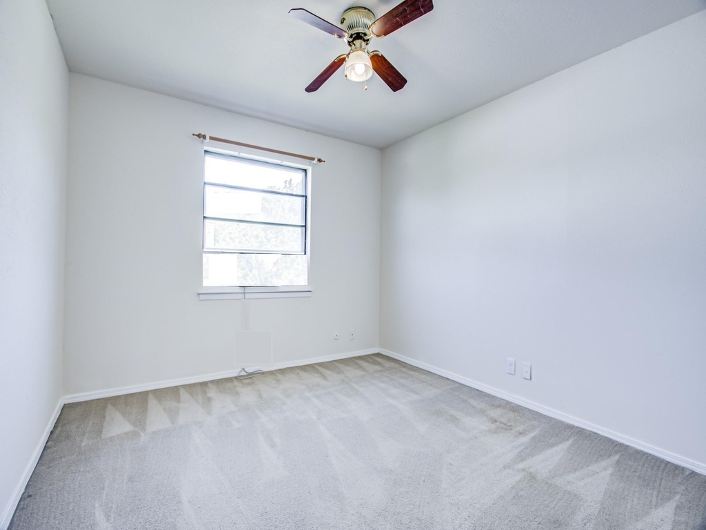 1701 Edge Hill Road - Photo 9