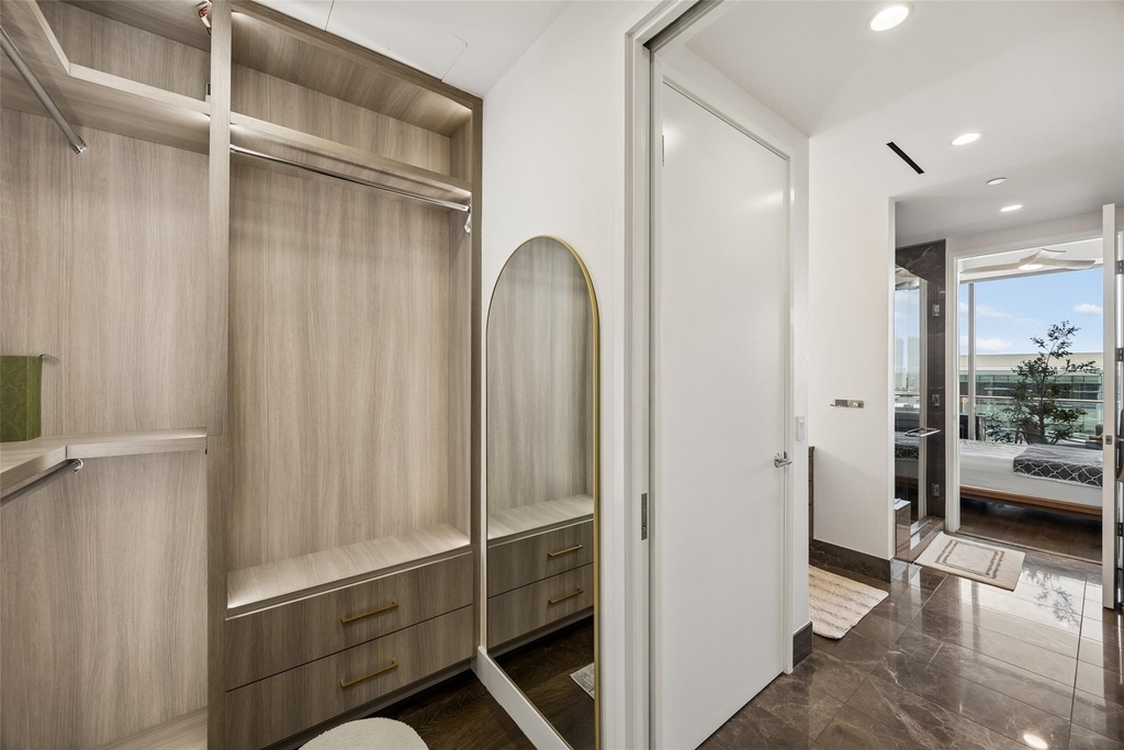 7901 Windrose Avenue - Photo 23