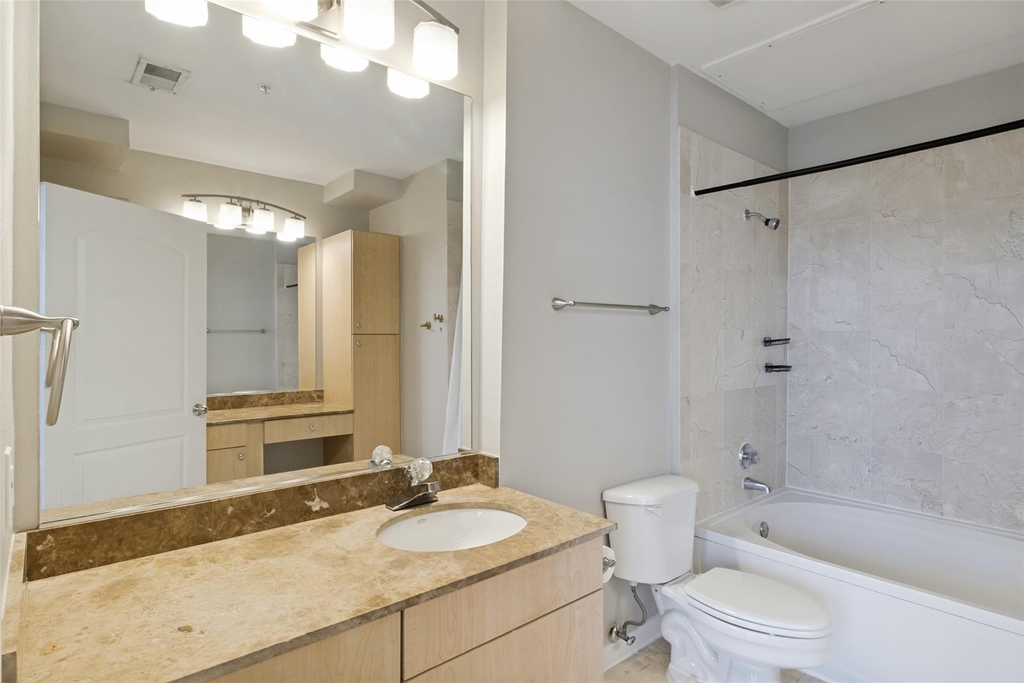 3225 Turtle Creek Boulevard - Photo 6