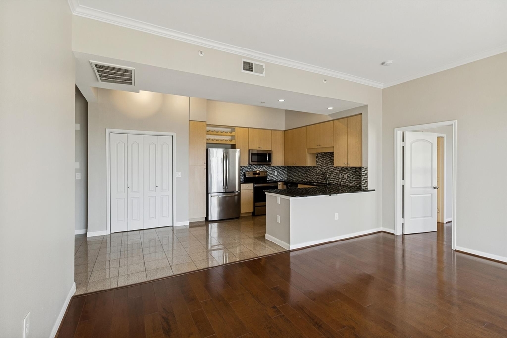 3225 Turtle Creek Boulevard - Photo 1