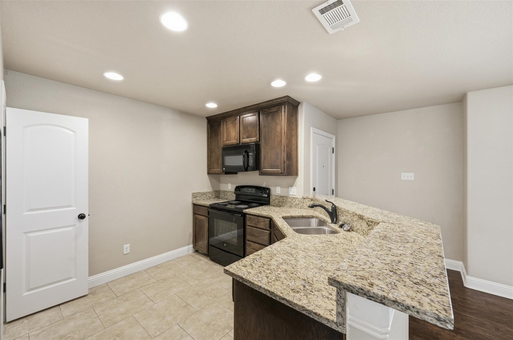 131 Sunburst Court - Photo 5
