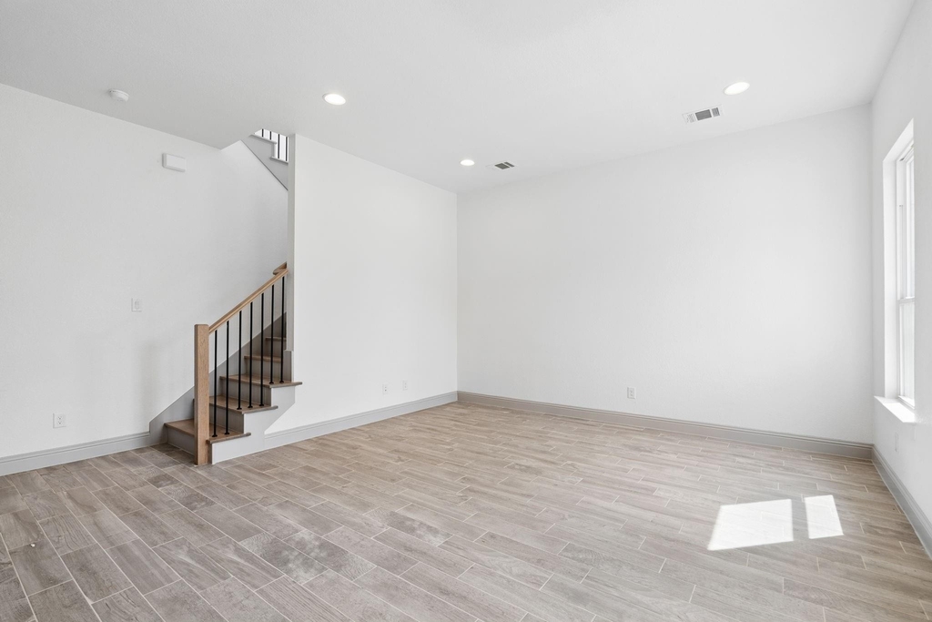 7644 Trailridge Drive - Photo 5
