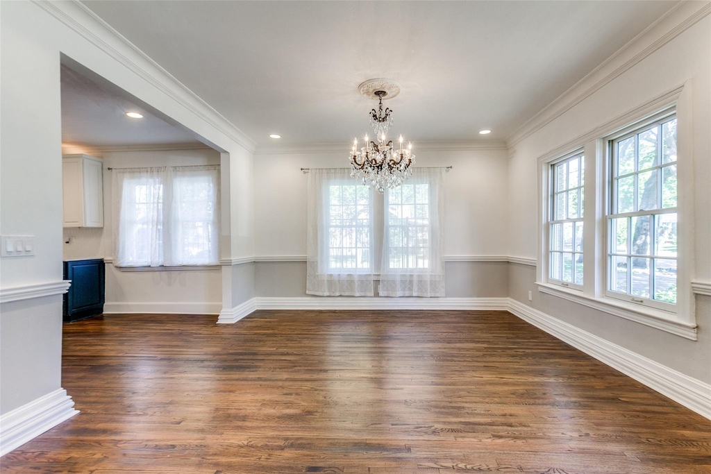 5027 Stoneleigh Avenue - Photo 4