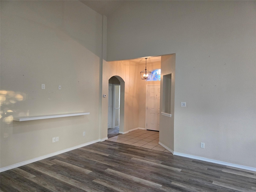 624 Caravan Drive - Photo 4