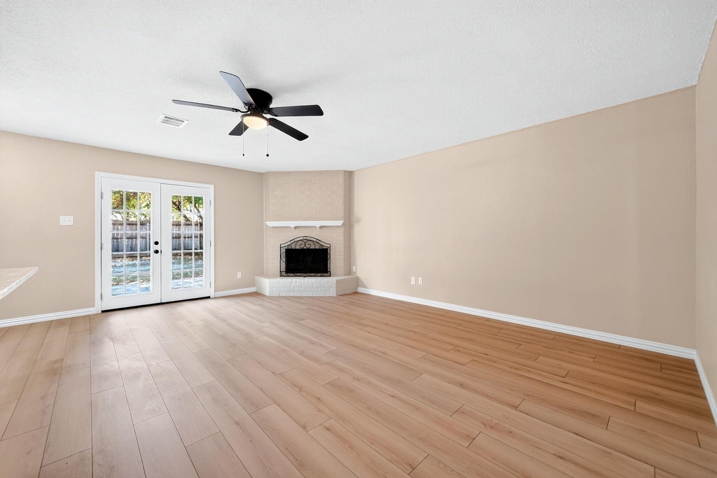 5415 Sandusky Court - Photo 3