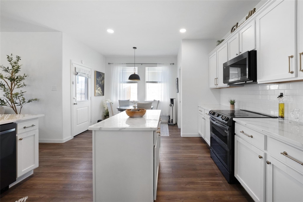 5222 Fallenstone Way - Photo 10