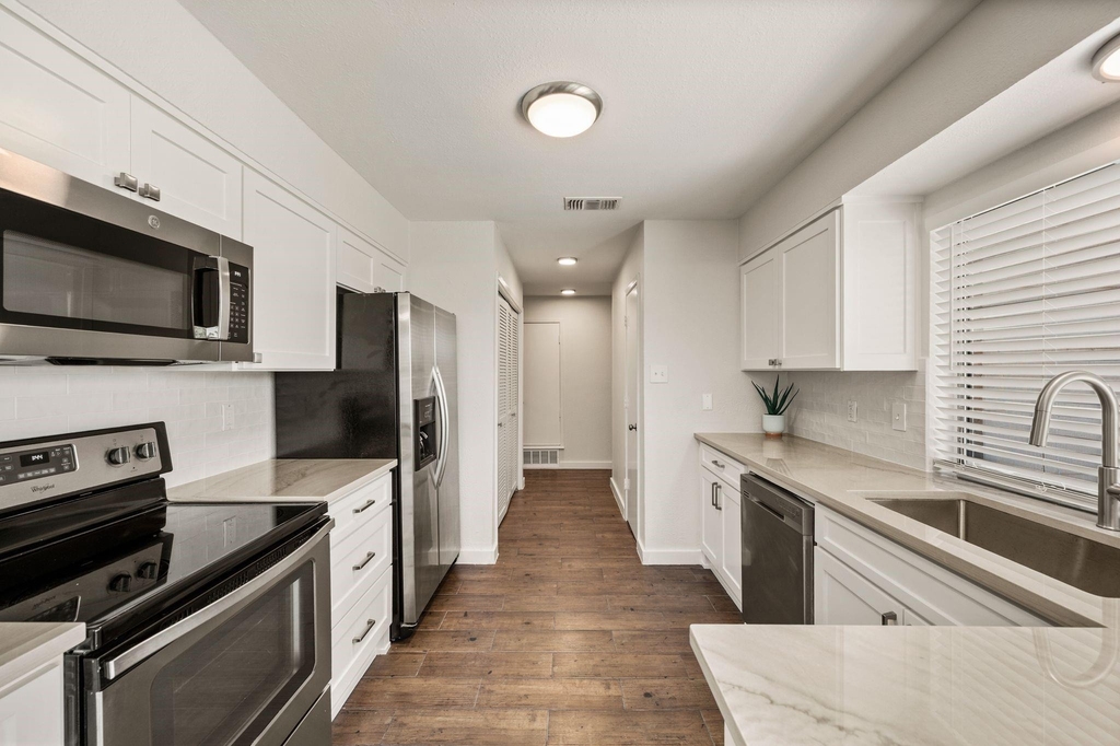 5424 Gregory Drive - Photo 11