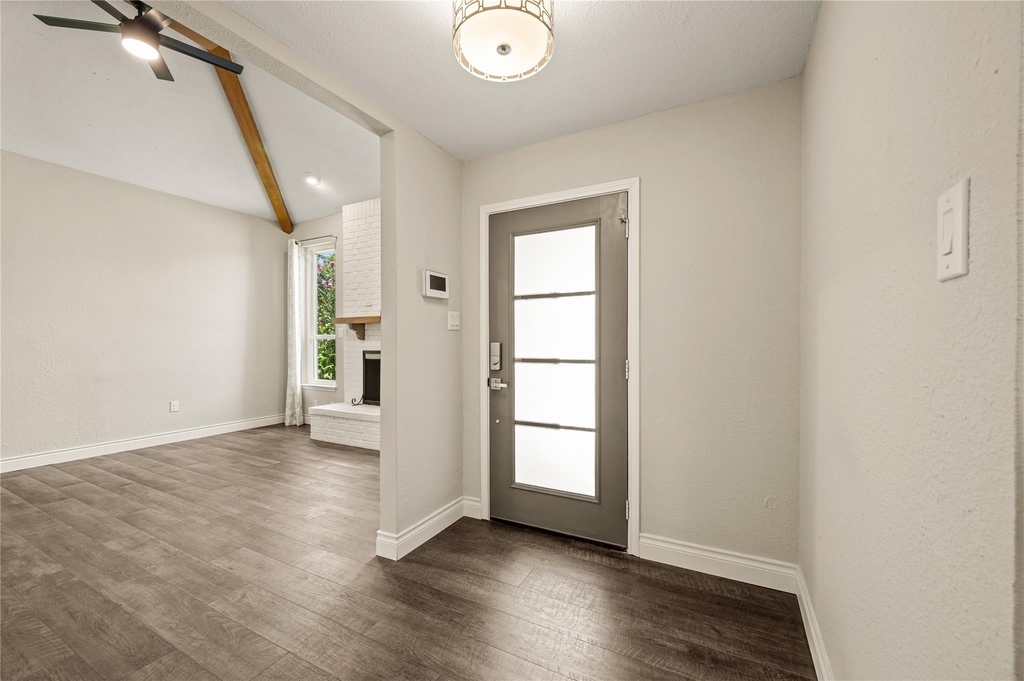 1521 Briarcrest Drive - Photo 3