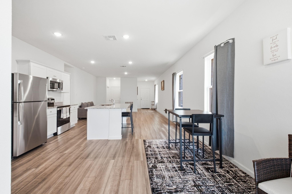 2314 Winthrop Avenue - Photo 16